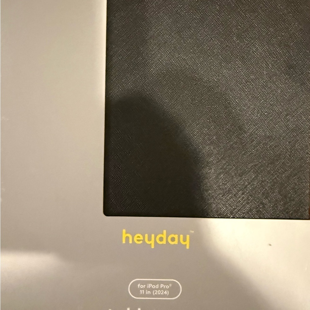 Heyday Yellow and Gray iPad Pro 11 Case nwt